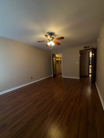 $1,300 | 3911 Fort Street, Unit 114, Trenton, MI 48183