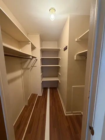 $1,550 | 3911 Fort Street, Unit 114, Trenton, MI 48183