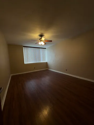 $1,550 | 3911 Fort Street, Unit 114, Trenton, MI 48183