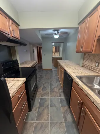 $1,300 | 3911 Fort Street, Unit 114, Trenton, MI 48183