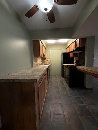 $1,300 | 3911 Fort Street, Unit 114, Trenton, MI 48183
