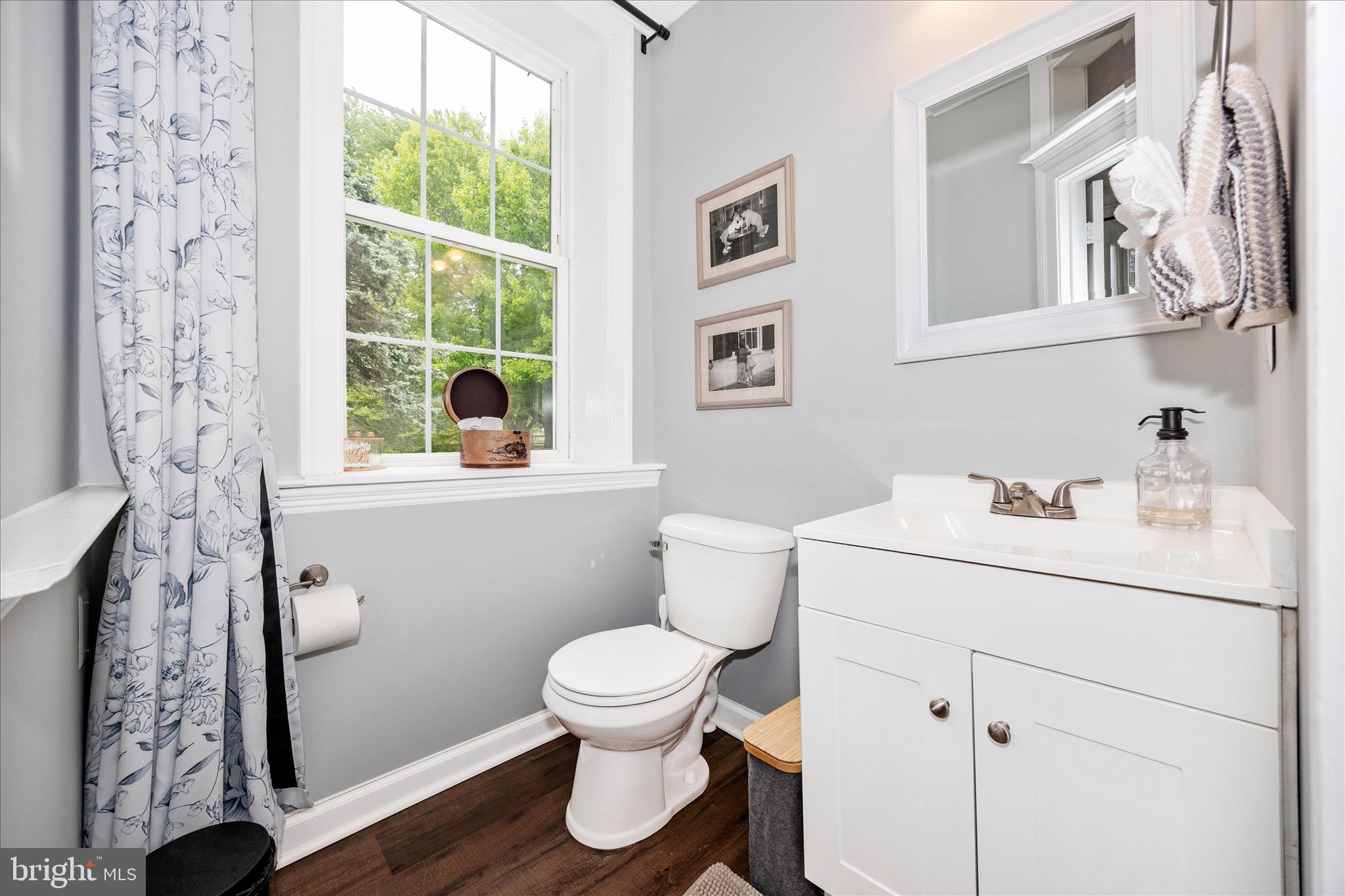 3823 Roundtree Road Jefferson, MD 21755 - Photo 20 of 50 Main Level Bedroom Bath