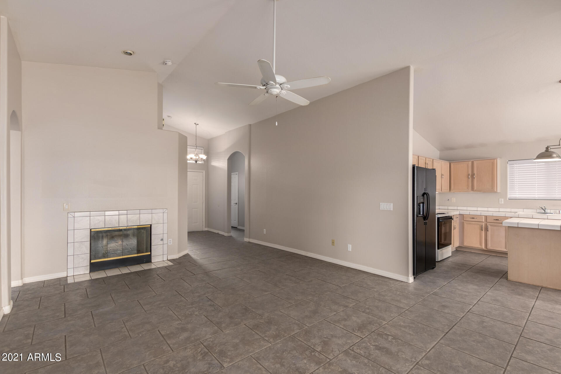 10801 West Almeria Road Avondale, AZ 85392 - Photo 6 of 29 06 - Almeria