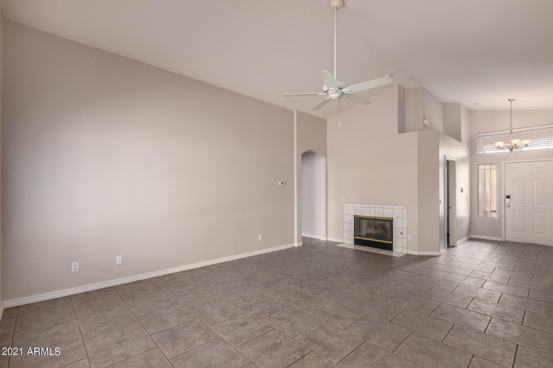 10801 West Almeria Road Avondale, AZ 85392 - Photo 7 of 29 07 - Almeria