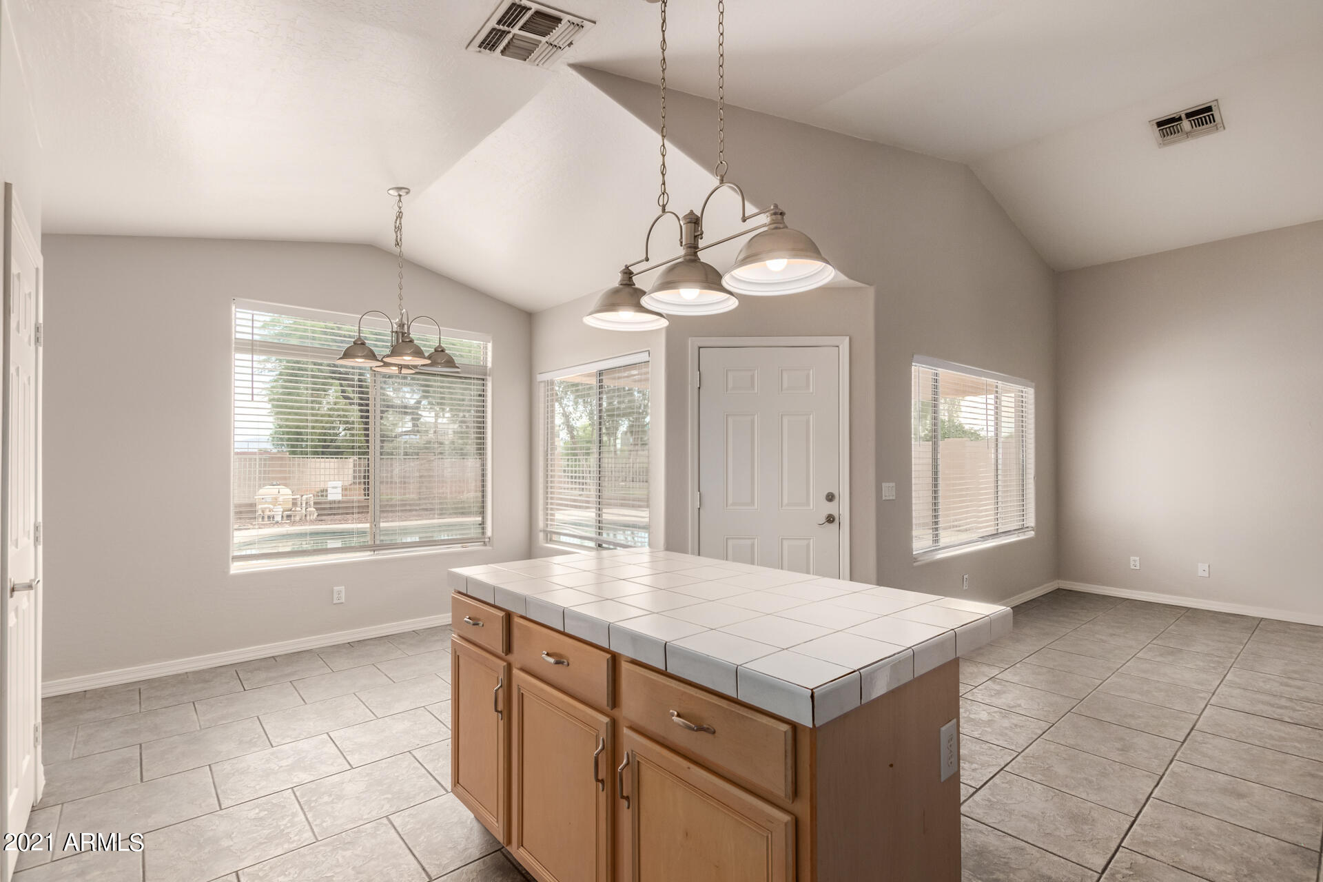 10801 West Almeria Road Avondale, AZ 85392 - Photo 9 of 29 09 - Almeria