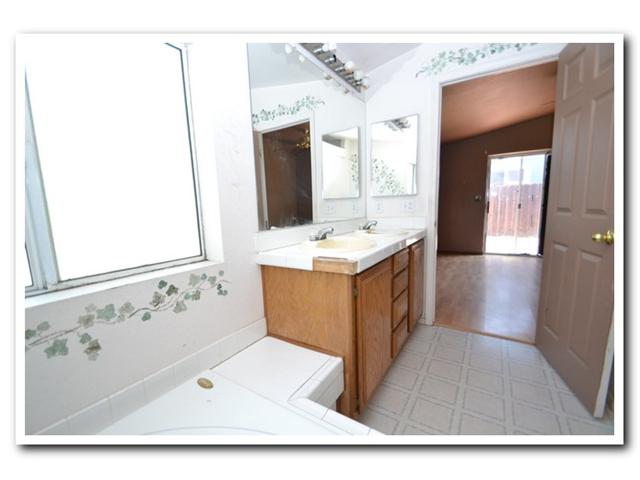15935 Spring Oaks Road, Unit 135 El Cajon, CA 92021 - Photo 17 of 25 Gallery Image 17