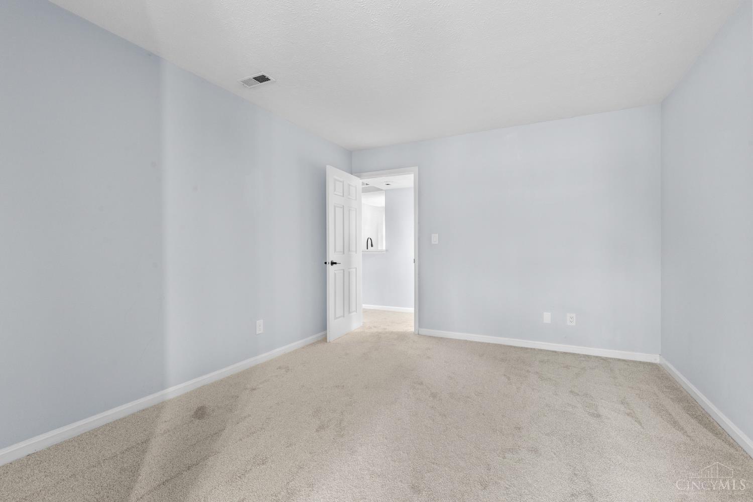 10555 Montgomery Road, Unit 5 Montgomery, OH 45242 - Photo 20 of 30