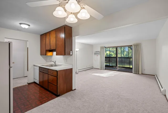 $140,000 | 4380 Brookside Court, Unit 209, Edina, MN 55436