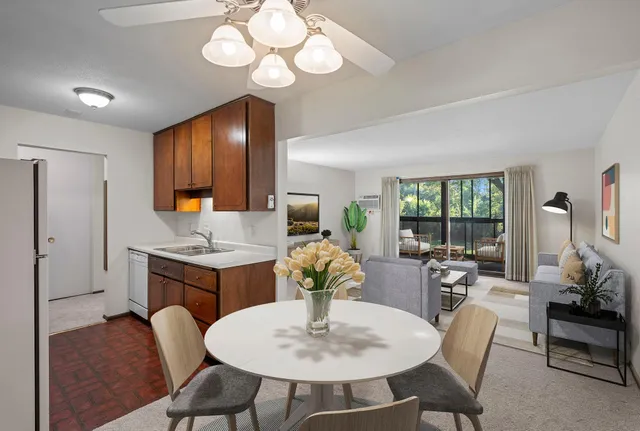 $140,000 | 4380 Brookside Court, Unit 209, Edina, MN 55436