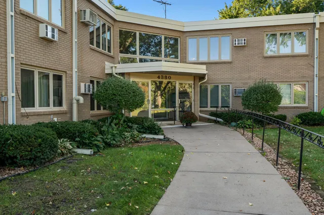 $140,000 | 4380 Brookside Court, Unit 209, Edina, MN 55436