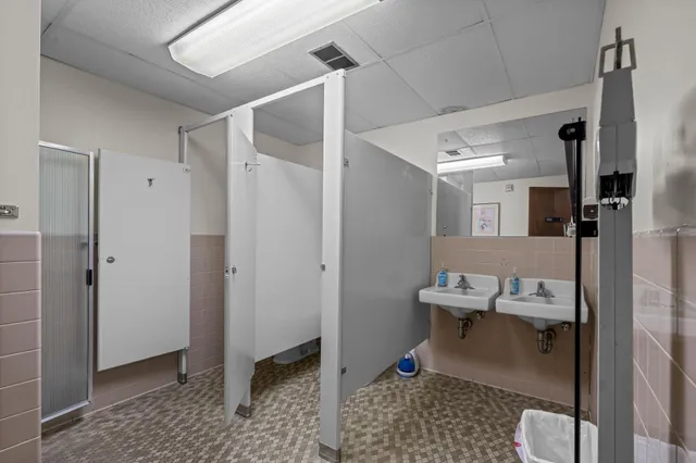 $140,000 | 4380 Brookside Court, Unit 209, Edina, MN 55436