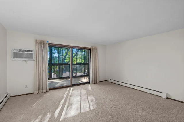 $140,000 | 4380 Brookside Court, Unit 209, Edina, MN 55436