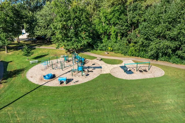 $140,000 | 4380 Brookside Court, Unit 209, Edina, MN 55436