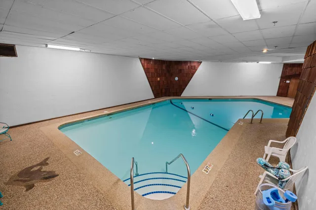 $140,000 | 4380 Brookside Court, Unit 209, Edina, MN 55436