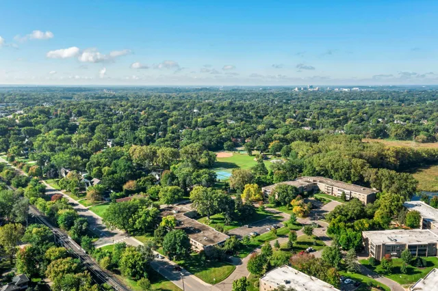 $140,000 | 4380 Brookside Court, Unit 209, Edina, MN 55436