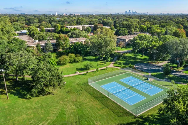 $140,000 | 4380 Brookside Court, Unit 209, Edina, MN 55436