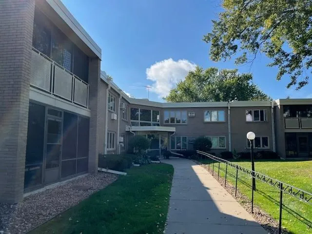 $140,000 | 4380 Brookside Court, Unit 209, Edina, MN 55436
