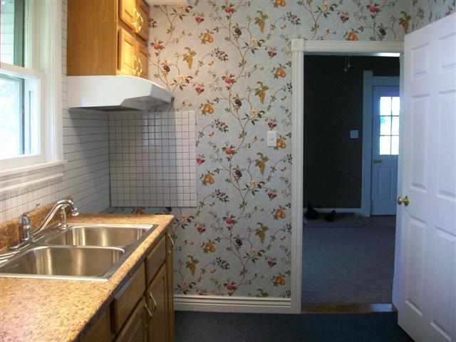 646 East Maple Street Canton, IL 61520 - Photo 3 of 14 Gallery Image 3