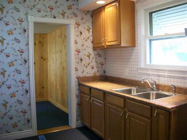 646 East Maple Street Canton, IL 61520 - Photo 4 of 14 Gallery Image 4