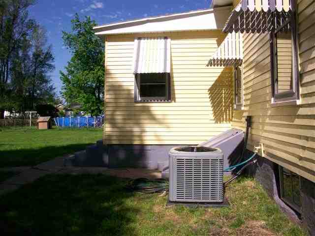 646 East Maple Street Canton, IL 61520 - Photo 10 of 14 Gallery Image 10