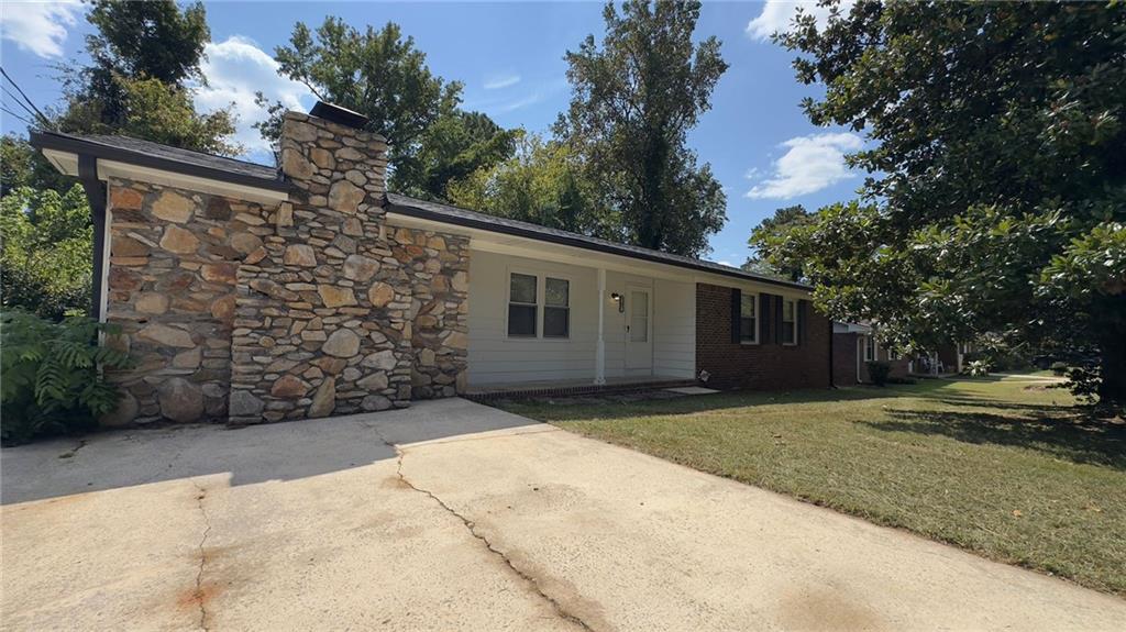 4105 Emerald Lake Drive Decatur, GA 30035 - Photo 2 of 15