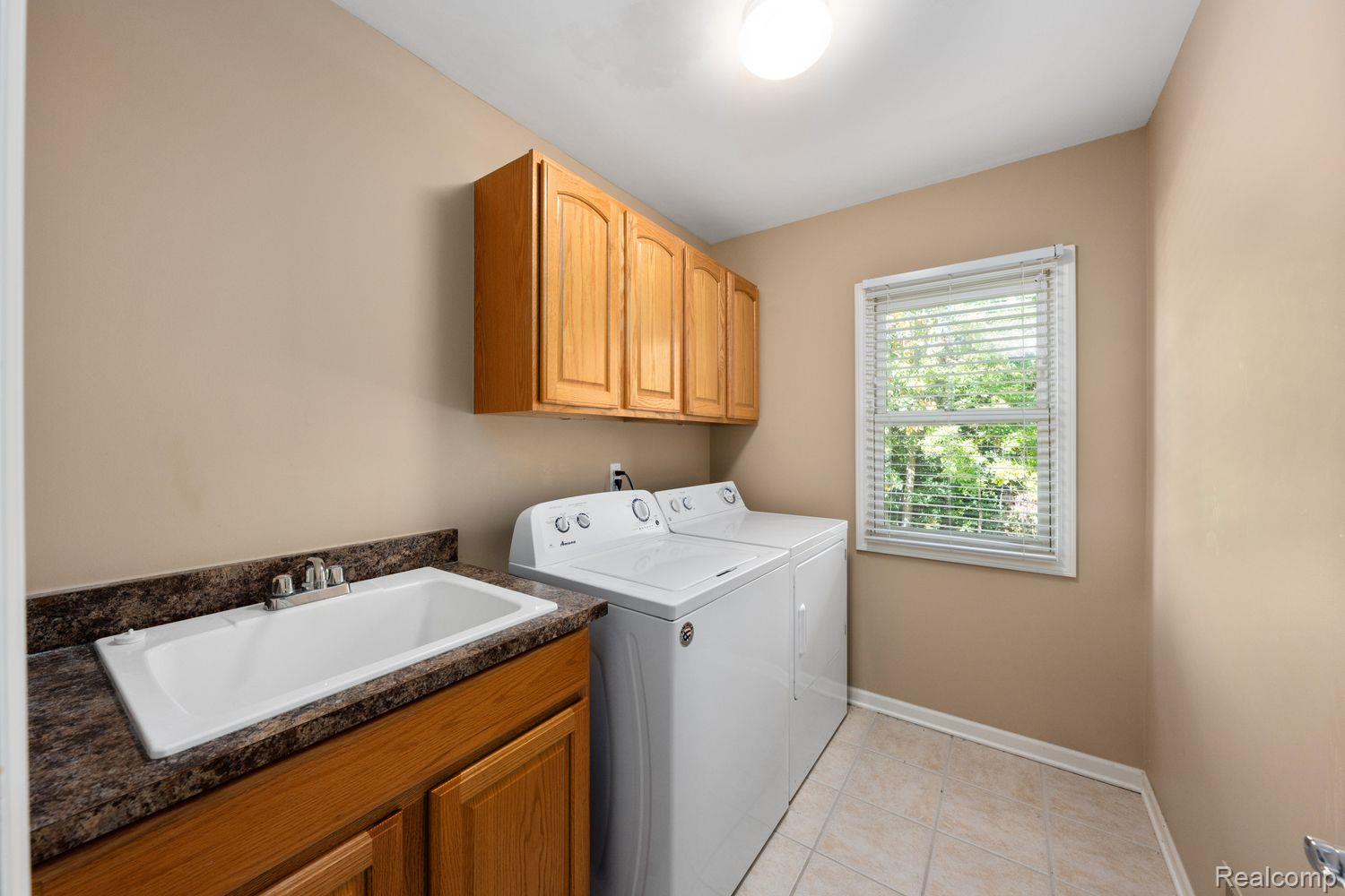 6816 Oakhurst Ridge Road Clarkston, MI 48348 - Photo 22 of 36 Gallery Image 22