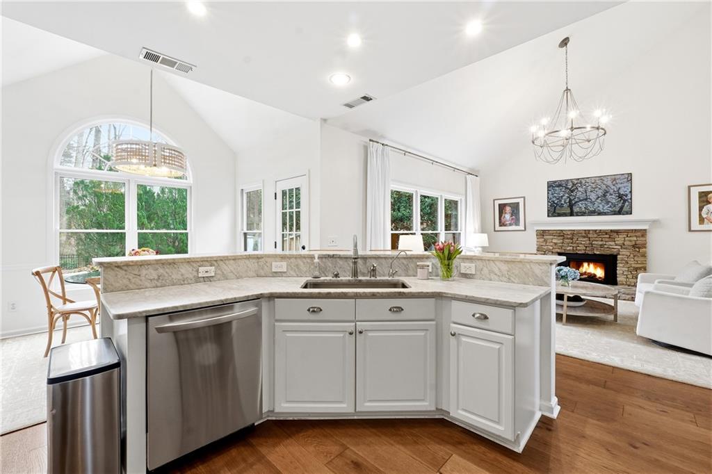 4474 Woodford Pass Northeast Roswell, GA 30075 - Photo 11 of 32