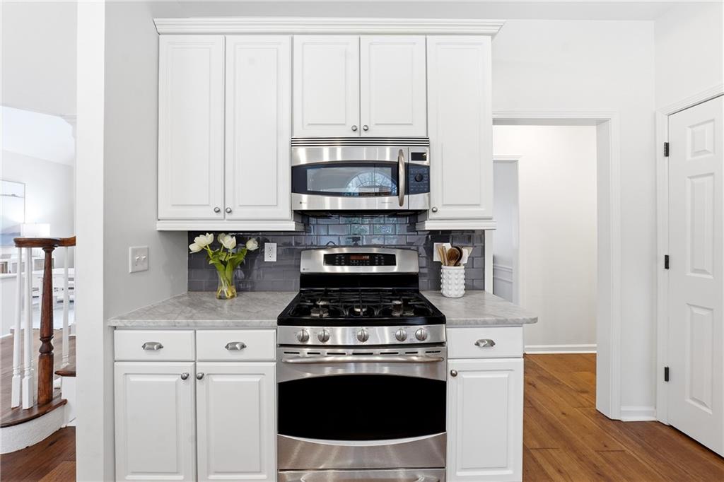 4474 Woodford Pass Northeast Roswell, GA 30075 - Photo 13 of 32