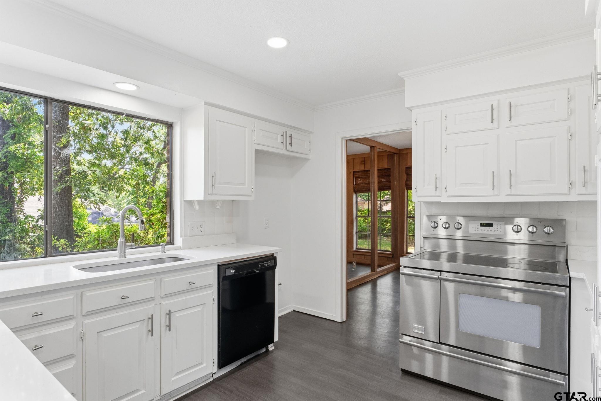 1206 Hampton Lane Tyler, TX 75701 - Photo 10 of 33