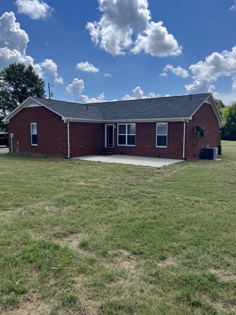 700 Old Liberty Road Alexandria, TN 37012 - Photo 2 of 12 a view of a house with a yard