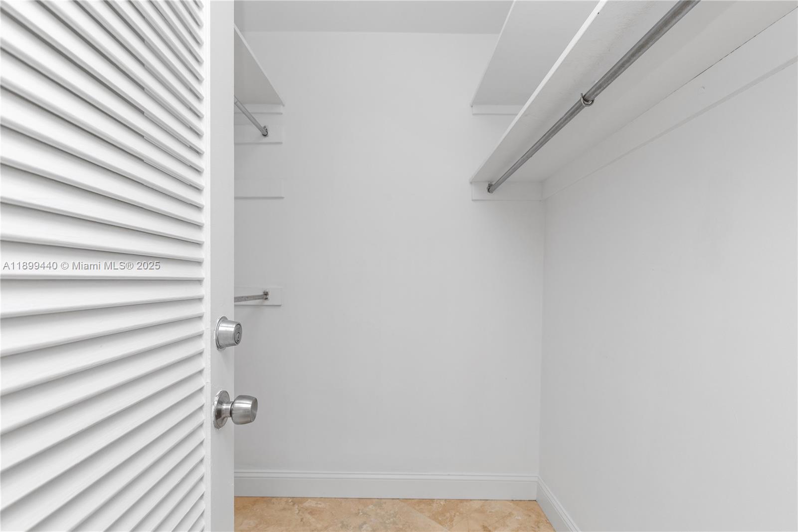 5700 Collins Avenue, Unit 10D Miami Beach, FL 33140 - Photo 22 of 47