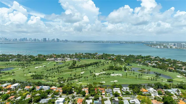 $435,000 | 5700 Collins Avenue, Unit 10D, Miami Beach, FL 33140