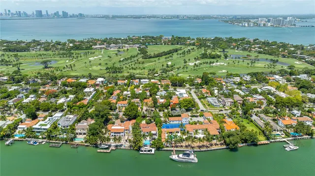 $435,000 | 5700 Collins Avenue, Unit 10D, Miami Beach, FL 33140