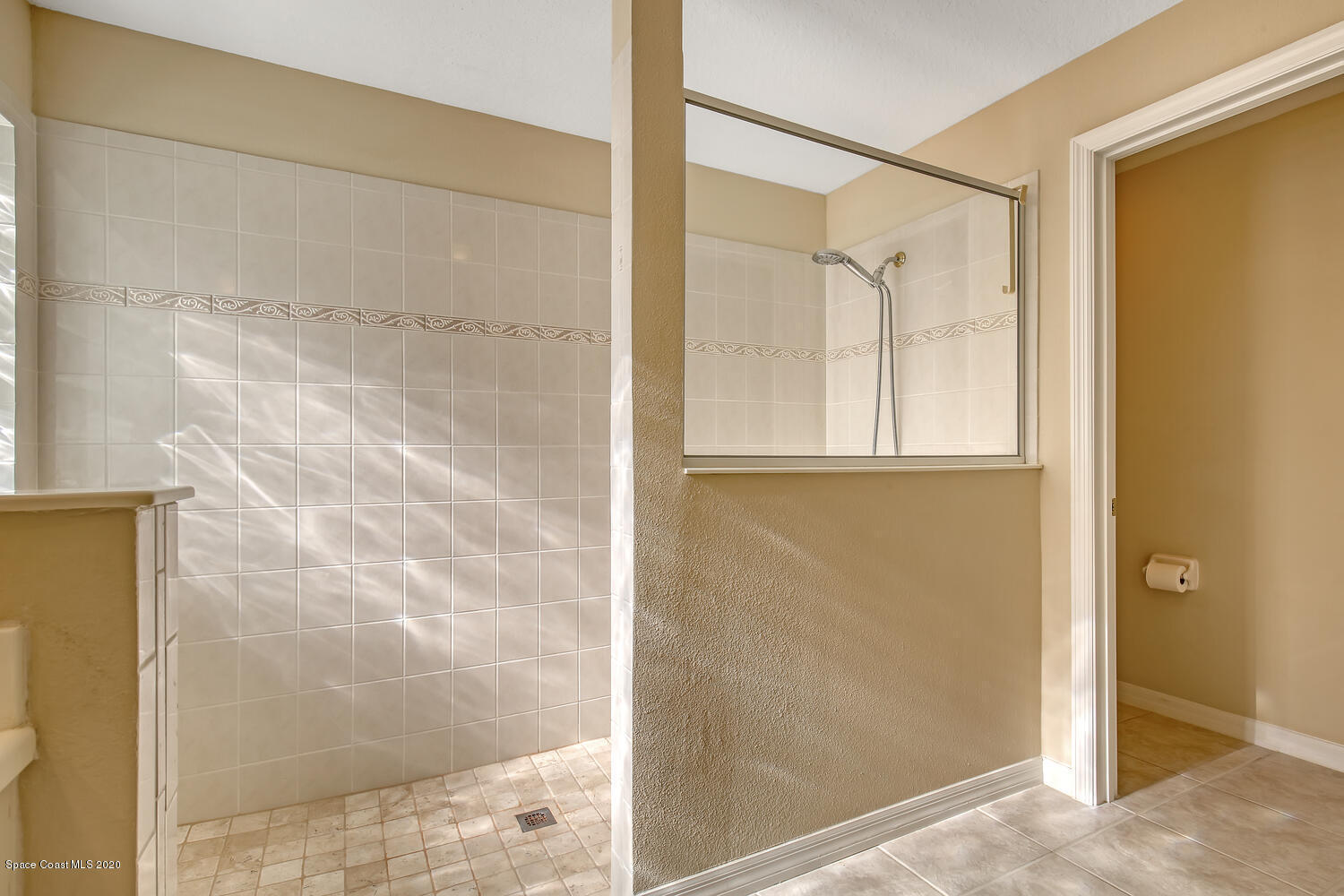 2872 Boddington Way Melbourne, FL 32940 - Photo 14 of 26 Walk in shower