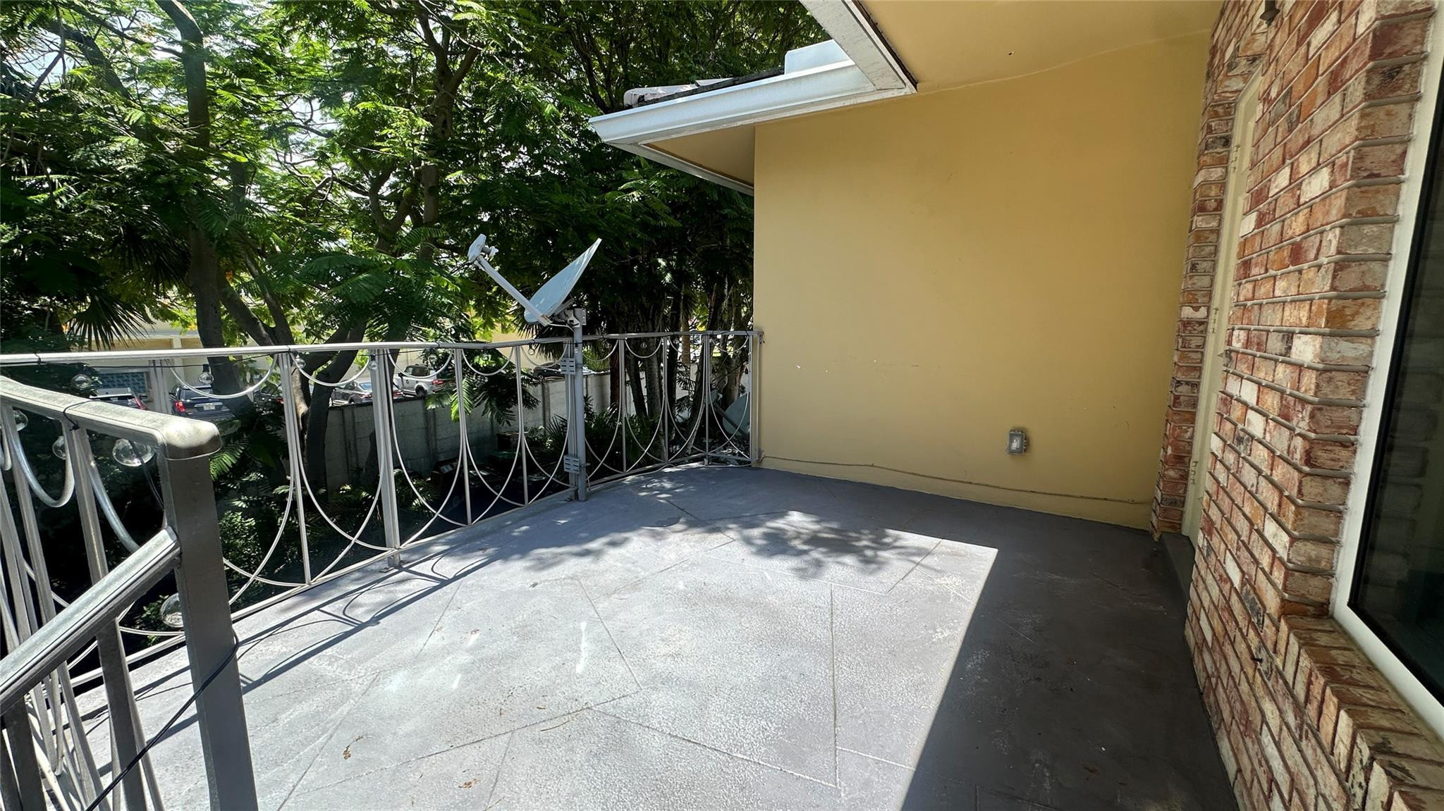 1900 Northeast 29th Street, Unit 2C Lighthouse Point, FL 33064 - Photo 18 of 21 a view of entryway