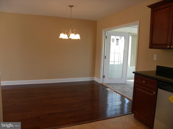201 Winding Way Road Stratford, NJ 08084 - Photo 4 of 24 Dining Room