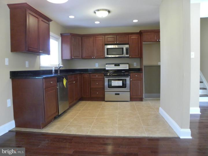 201 Winding Way Road Stratford, NJ 08084 - Photo 5 of 24 Kitchen