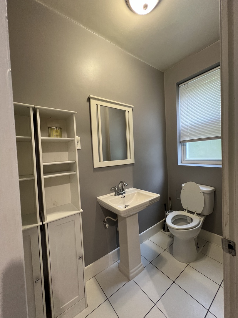 6926 South Paxton Avenue, Unit 2S Chicago, IL 60649 - Photo 9 of 10