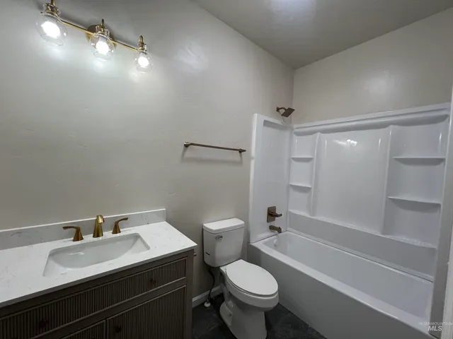 $379,900 | 405 North Fairfield Street, Council, ID 83612