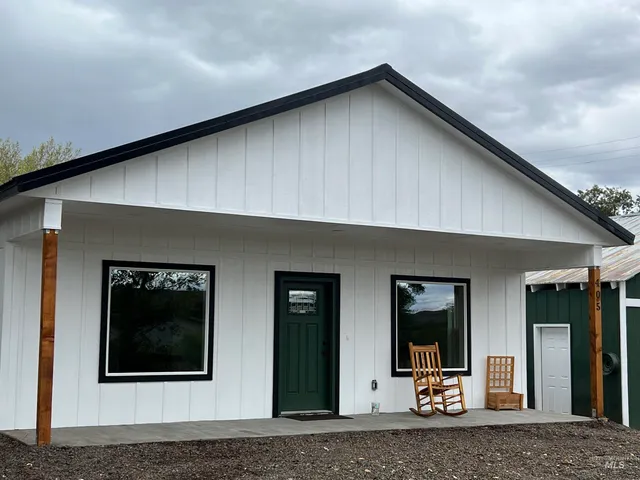 $379,900 | 405 North Fairfield Street, Council, ID 83612