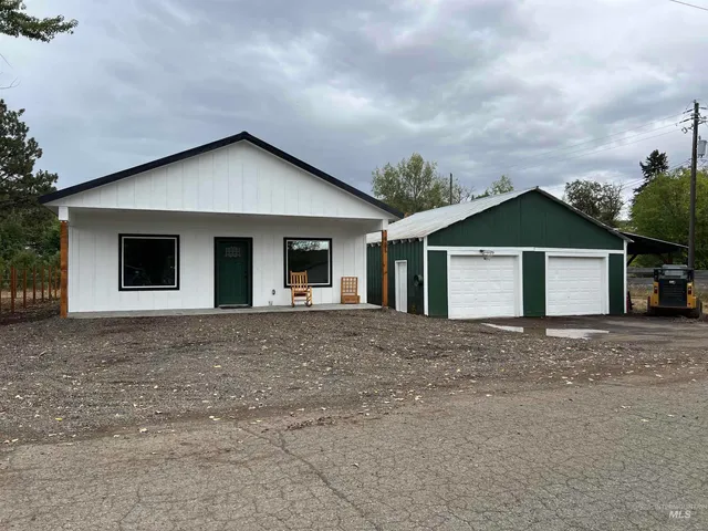 $379,900 | 405 North Fairfield Street, Council, ID 83612