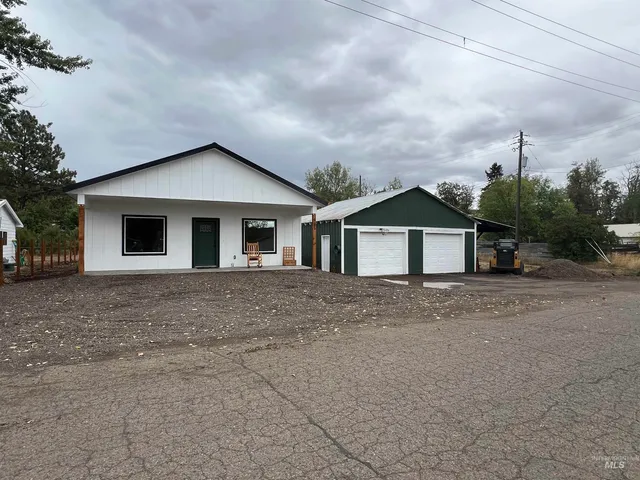 $379,900 | 405 North Fairfield Street, Council, ID 83612