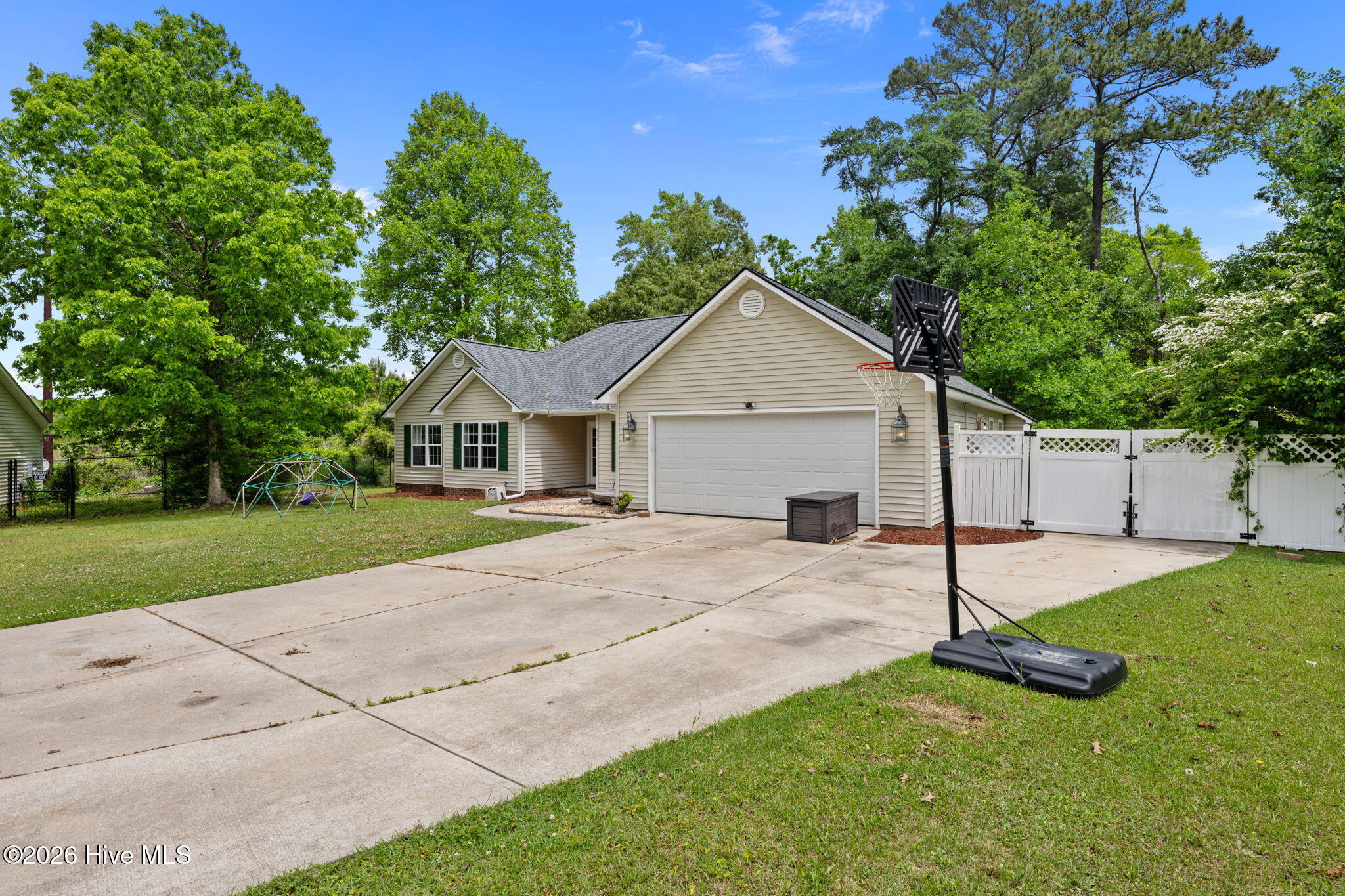 619 Fox Ridge Court Havelock, NC 28532 - Photo 41 of 42 front side view