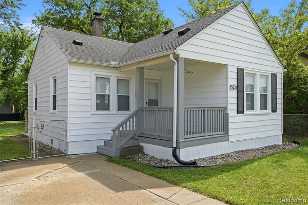 $108,000 | 15334 Evergreen Avenue, Eastpointe, MI 48021