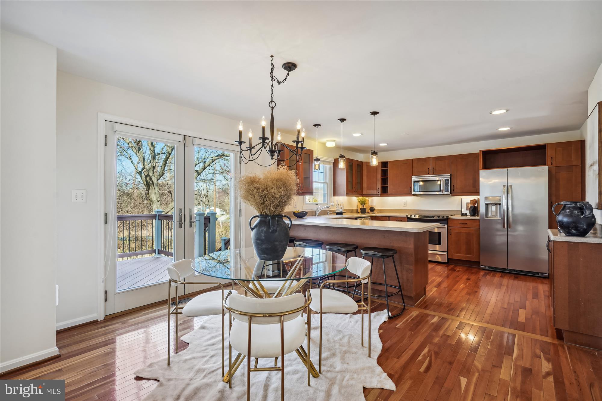 408 Talahi Road Southeast Vienna, VA 22180 - Photo 8 of 58 Eat-in kitchen with deck access