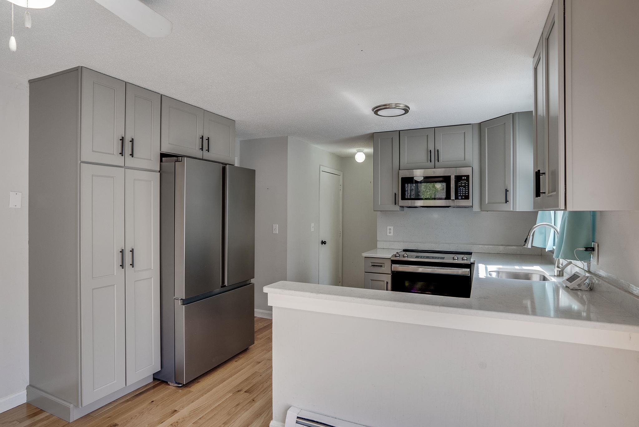 22 B Circle Drive Litchfield, NH 03052 - Photo 7 of 20