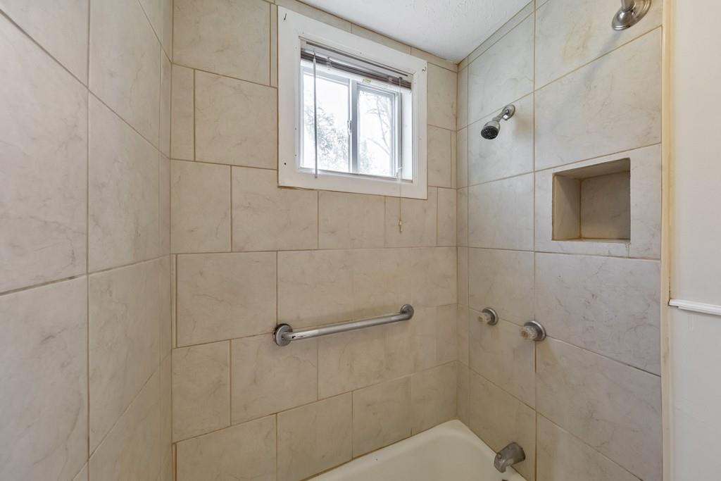 1776 Spring Avenue Atlanta, GA 30344 - Photo 17 of 31