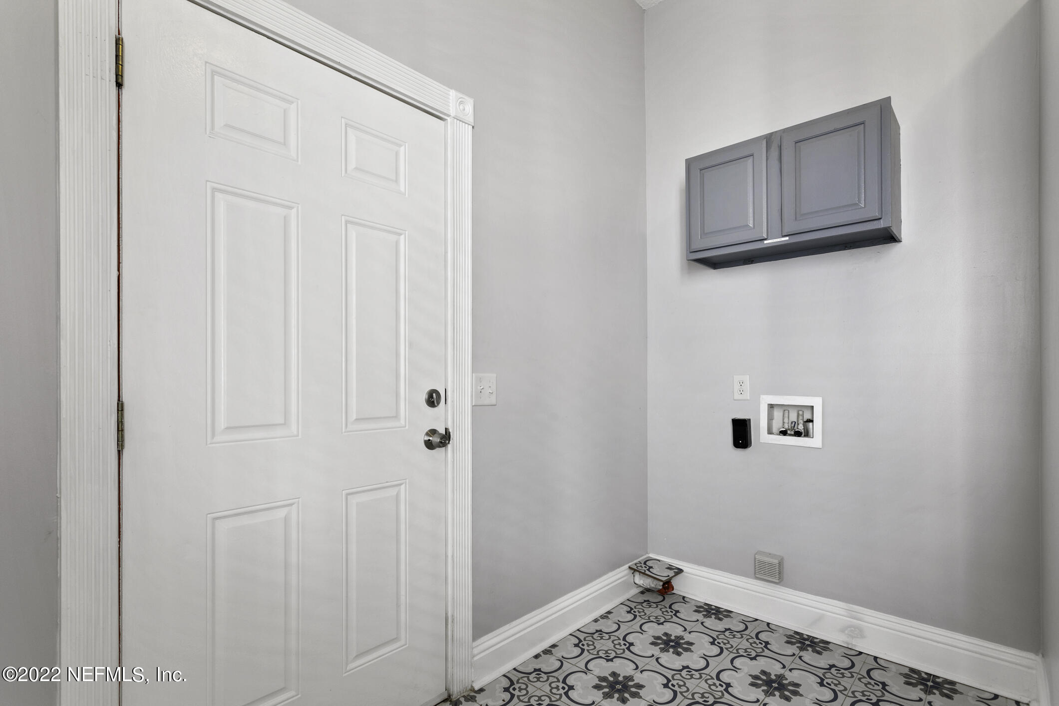 443 East 3rd Street Jacksonville, FL 32206 - Photo 27 of 38 Laundry Room and Entry to Backyard