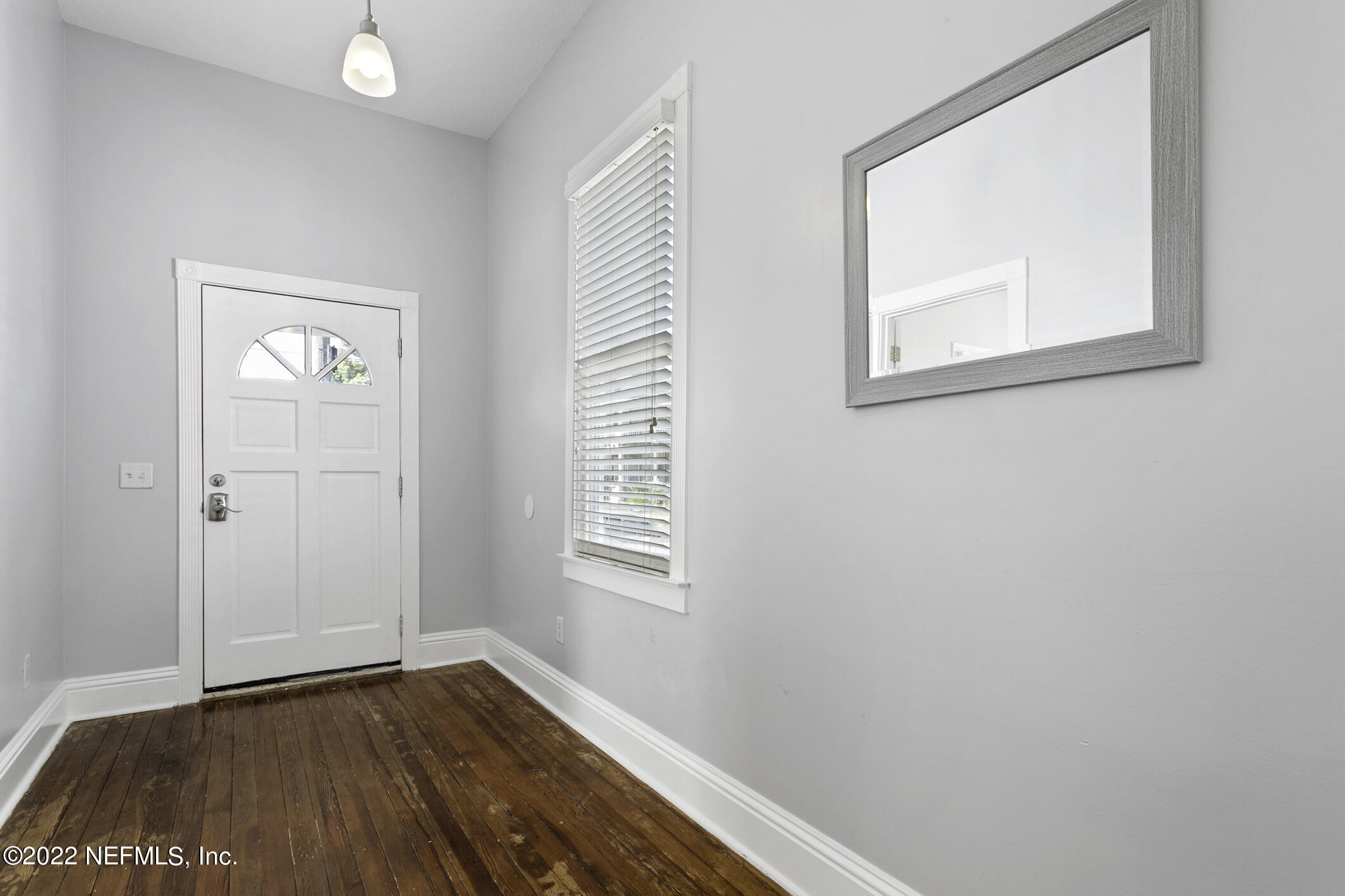 443 East 3rd Street Jacksonville, FL 32206 - Photo 10 of 38 Foyer/Entry