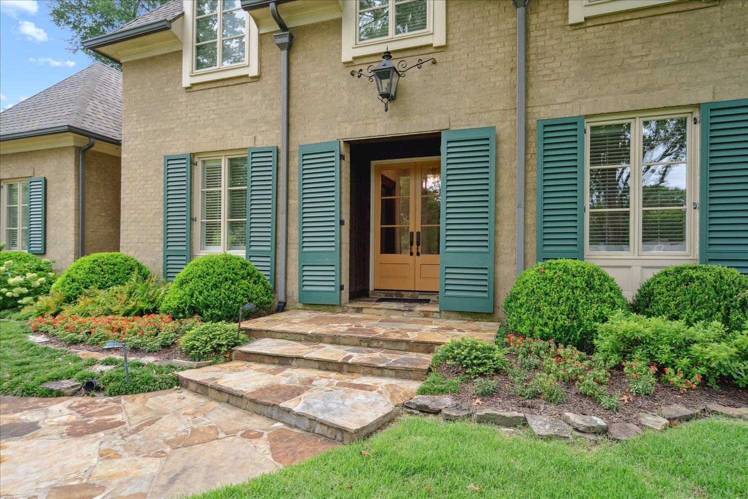 5325 Normandy Road Memphis, TN 38120 - Photo 3 of 40 Gallery Image 3